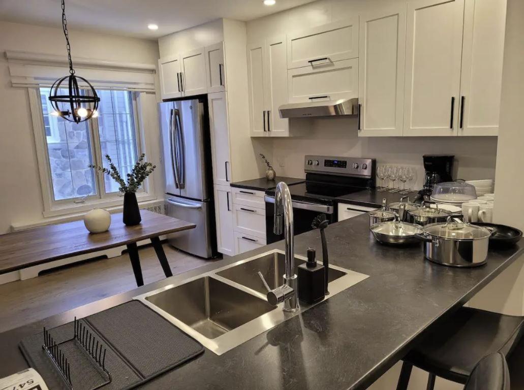 Free Parking, Beautiful 4 1/2- 2 Bedroom Apartment Montreal Zewnętrze zdjęcie