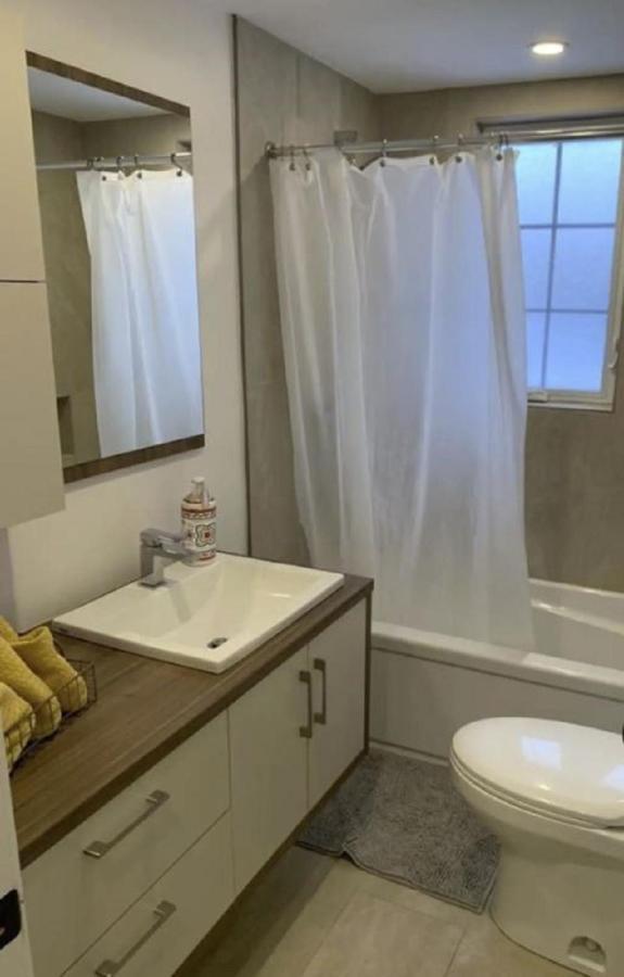Free Parking, Beautiful 4 1/2- 2 Bedroom Apartment Montreal Zewnętrze zdjęcie